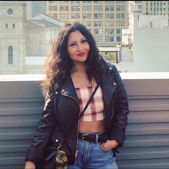 Meet your Posher, Leslie - Picture 1 of 1